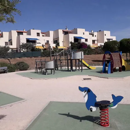La Marine-bord De Mer-terrasse-parking